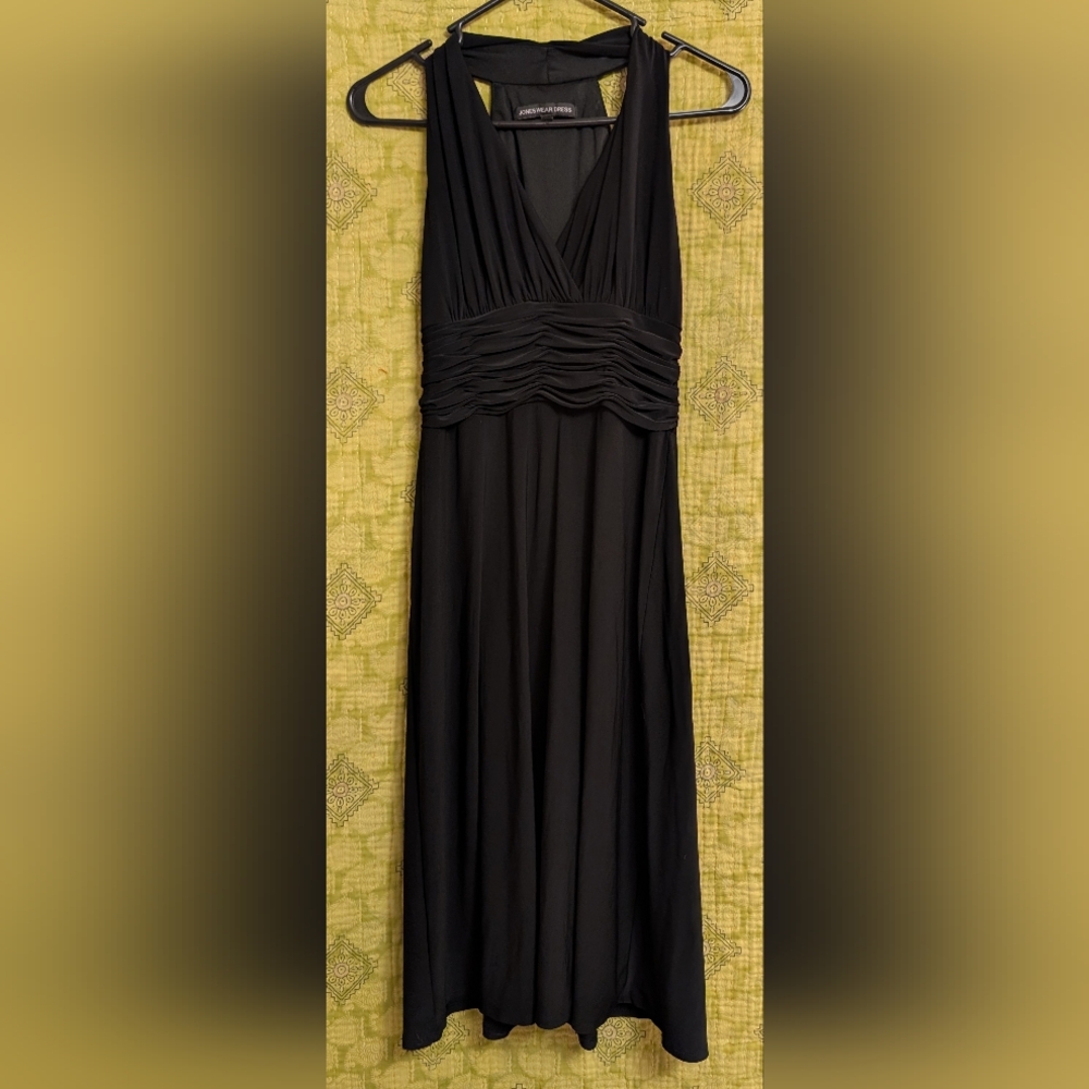 Chic Black Sleeveless Dress